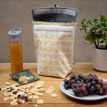 Load image into Gallery viewer, Bee Print Lunch Bag