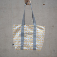 Load image into Gallery viewer, Bee Print Tote Bag