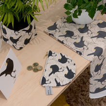 Load image into Gallery viewer, Blackbird print purse