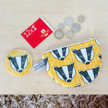 Load image into Gallery viewer, Badger print purse